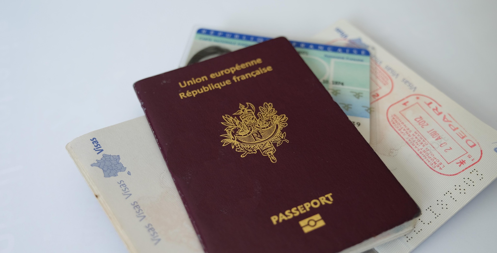NOUVEAU – Le service des passeports et des cartes d’identité est disponible dans les France services de Houdan et Septeuil !